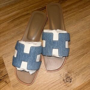 Brand new never worn authentic Hermes sandals